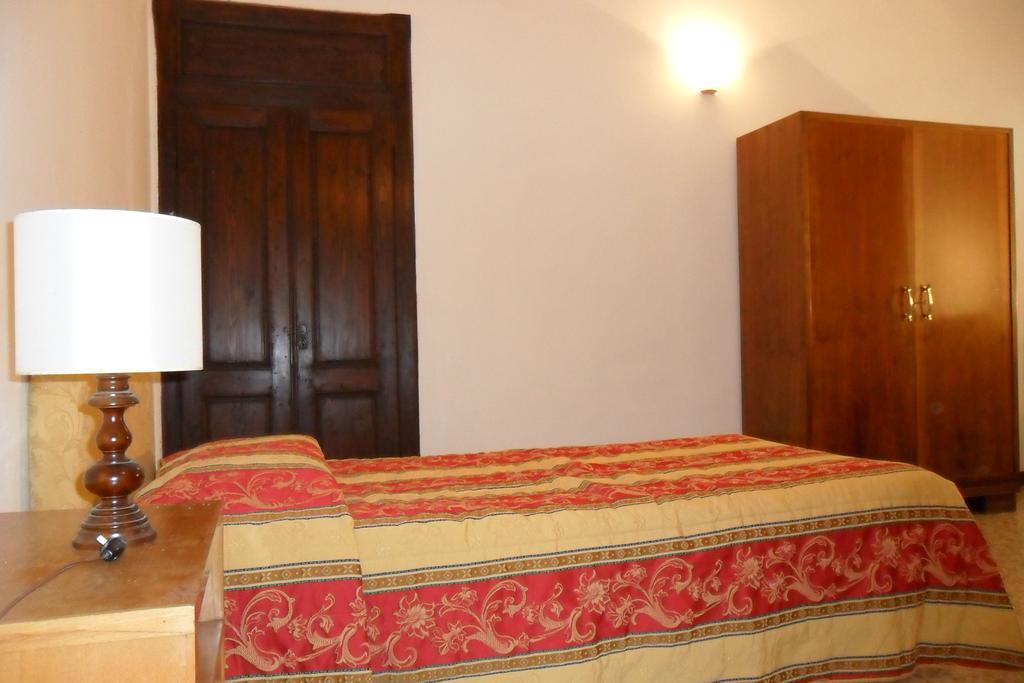 Agriturismo Montecorona Умбертиде Стая снимка