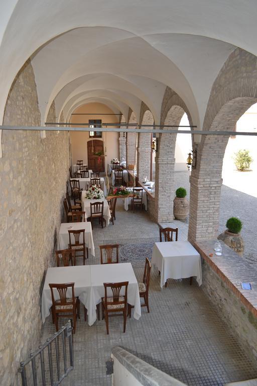 Agriturismo Montecorona Умбертиде Екстериор снимка